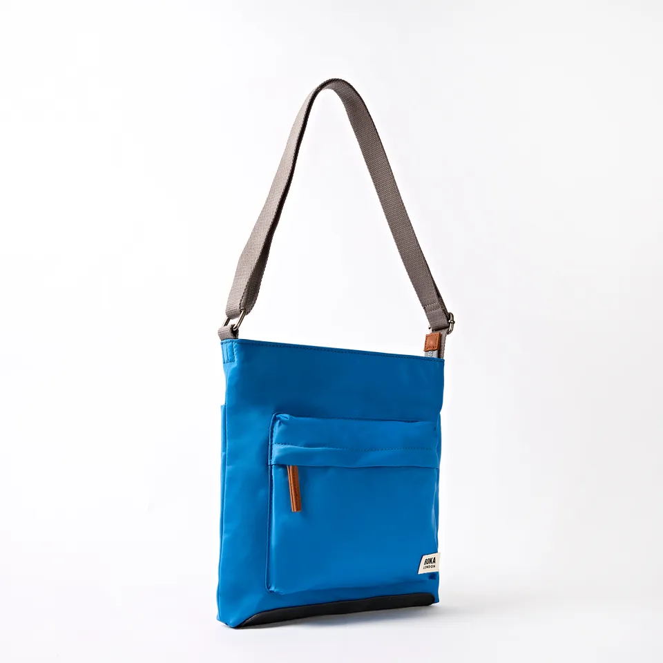 Roka London Kennington crossbody malibu blue medium 2,7 liter