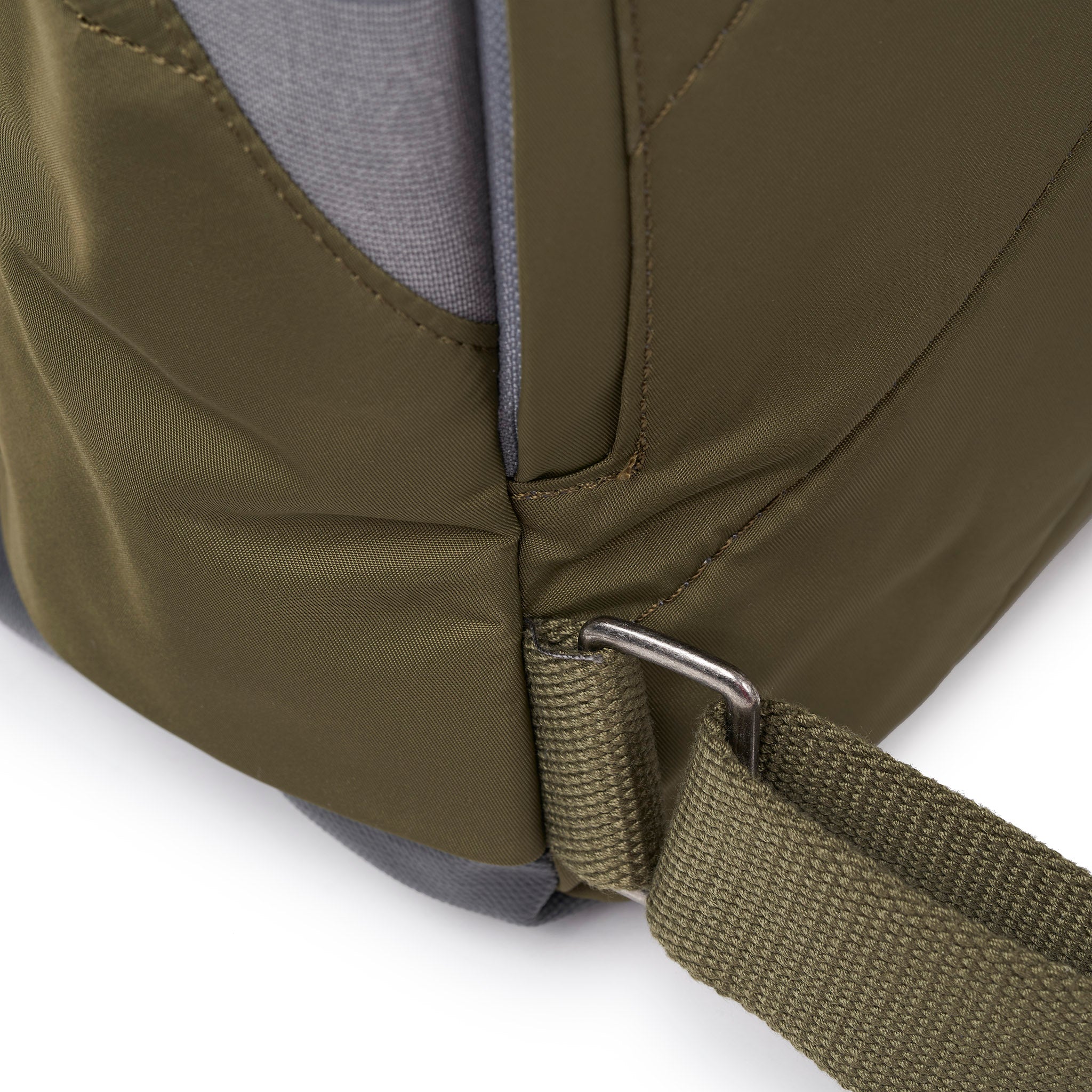 Roka London Canfield Roll Top ryggsekk Military Tonal Medium