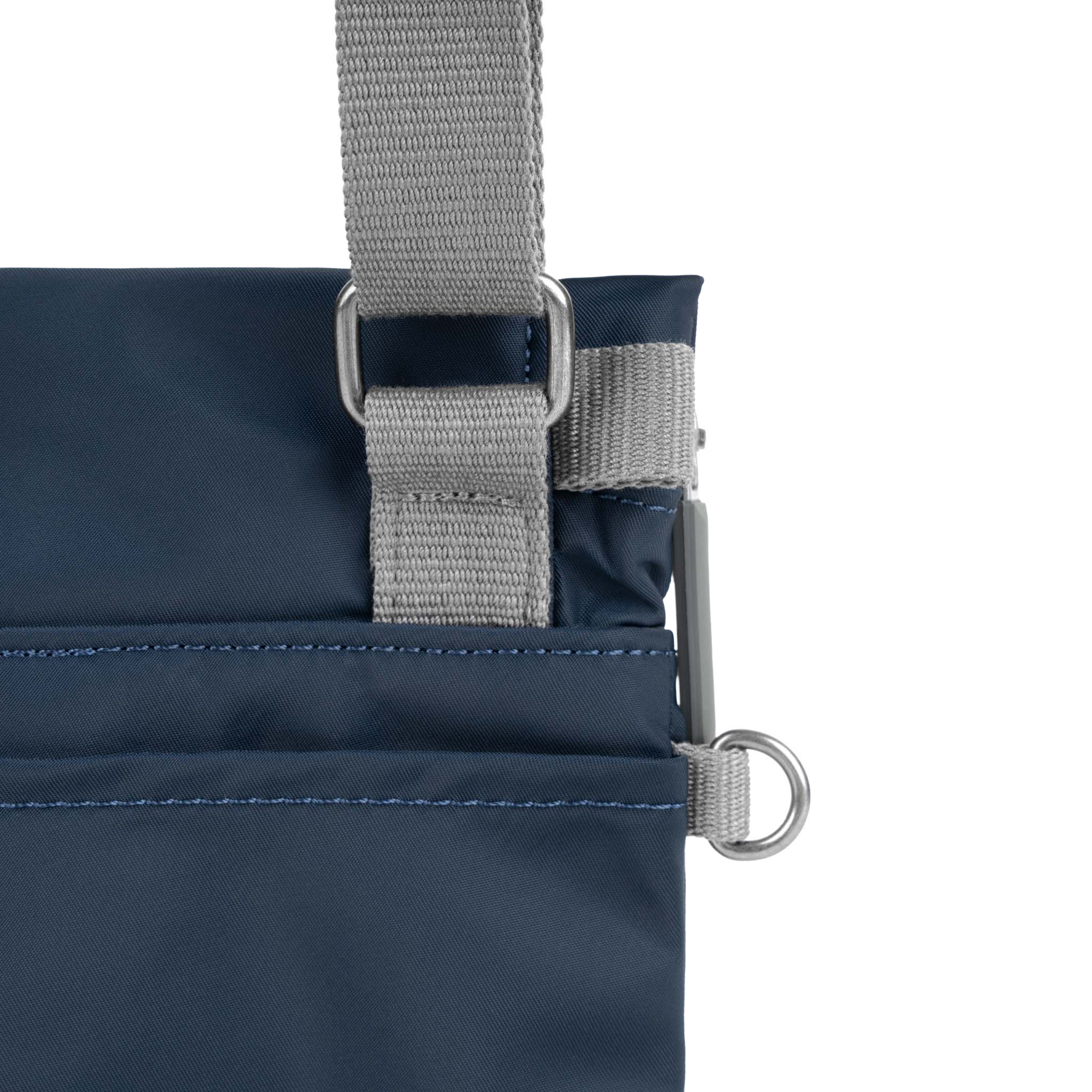 Roka London Stratford crossbody midnight 0,5 L
