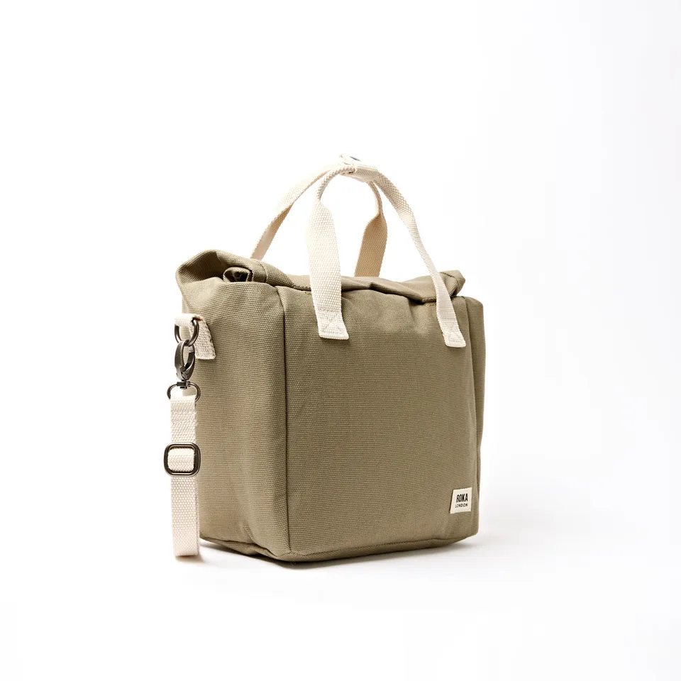 Roka London Hampstead lunsjveske Taupe isolert 7,4L