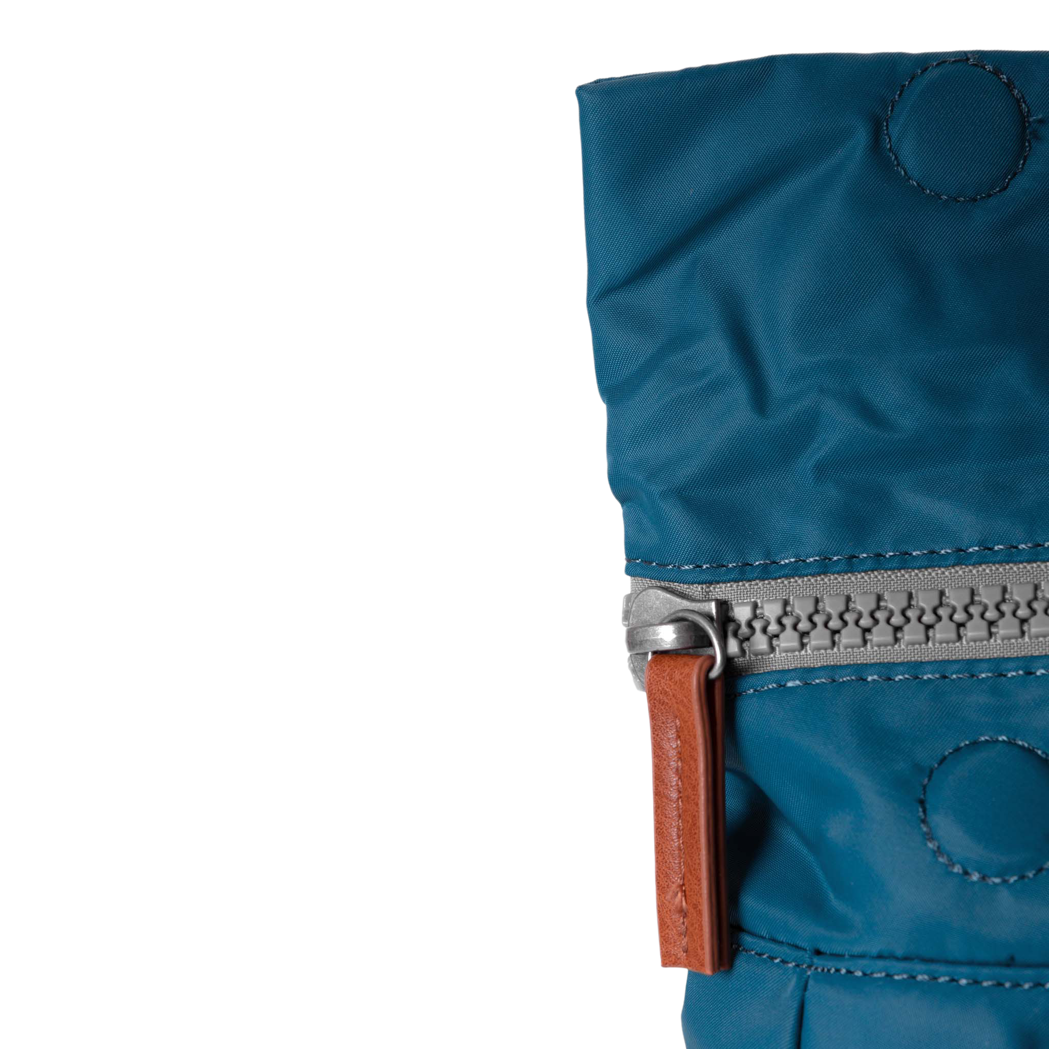 Roka London Canfield ryggsekk marine 16,4 liter