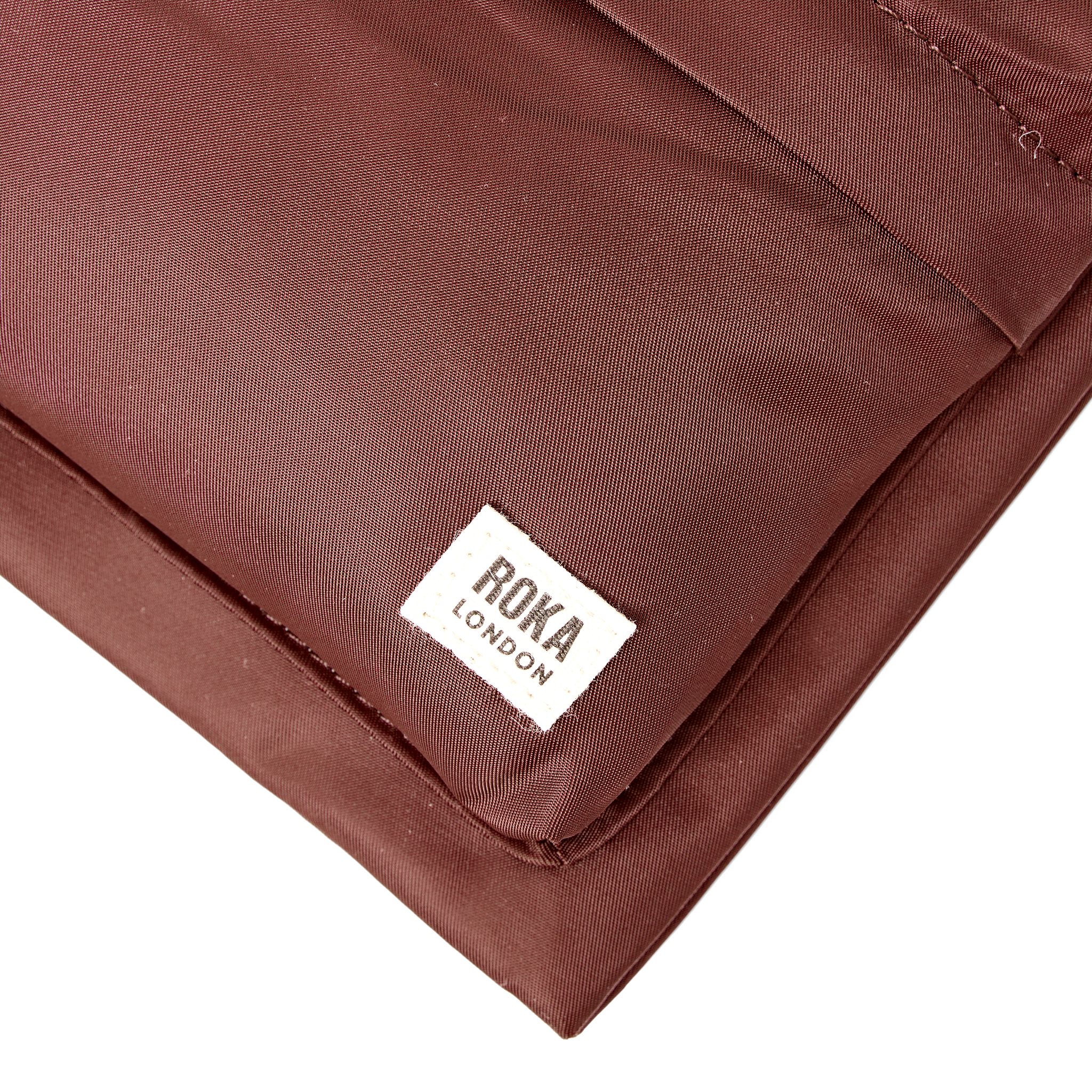 Roka London Chelsea B crossbody Rocky Road 0,6L vanntett