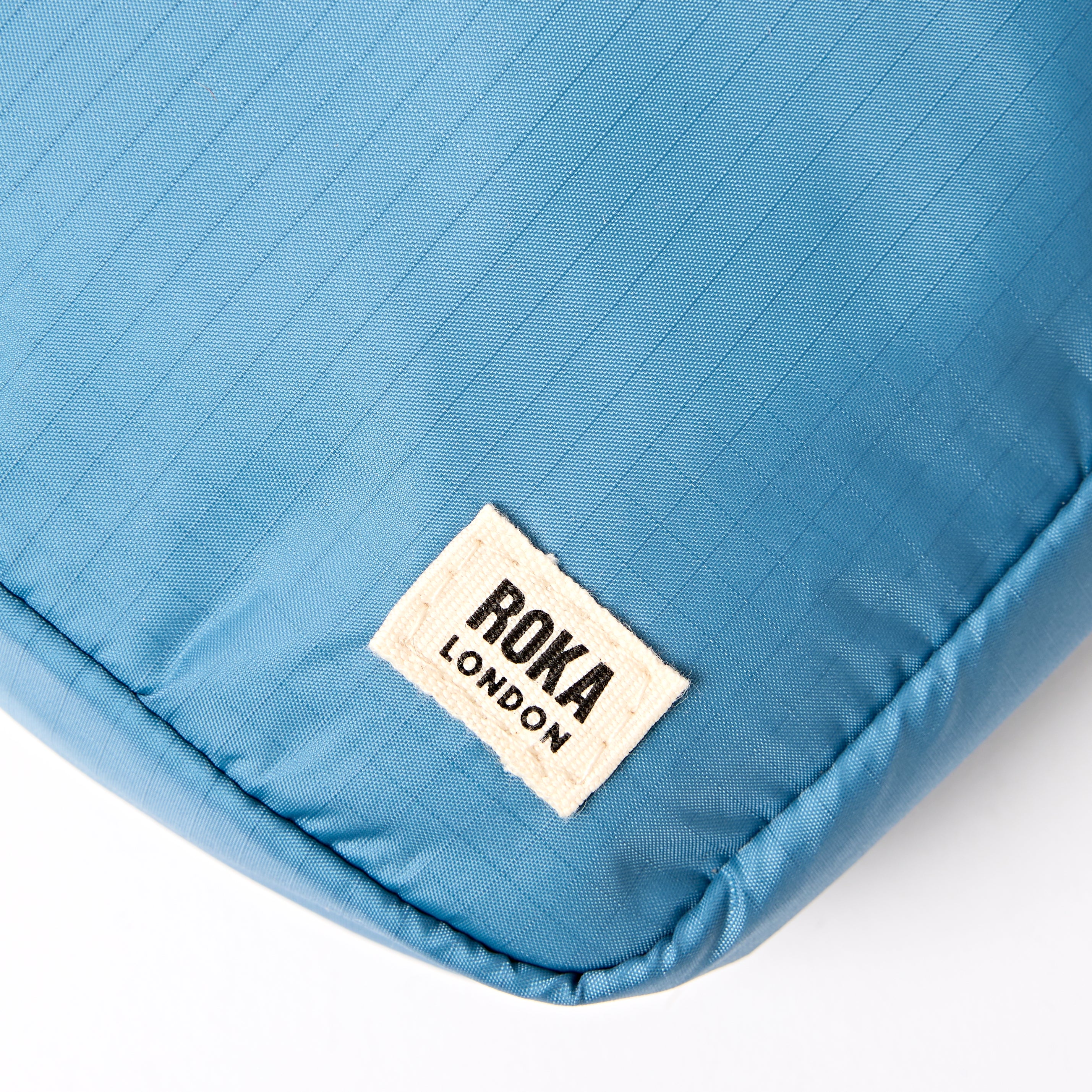 Roka London Bond skulderveske small retro blue