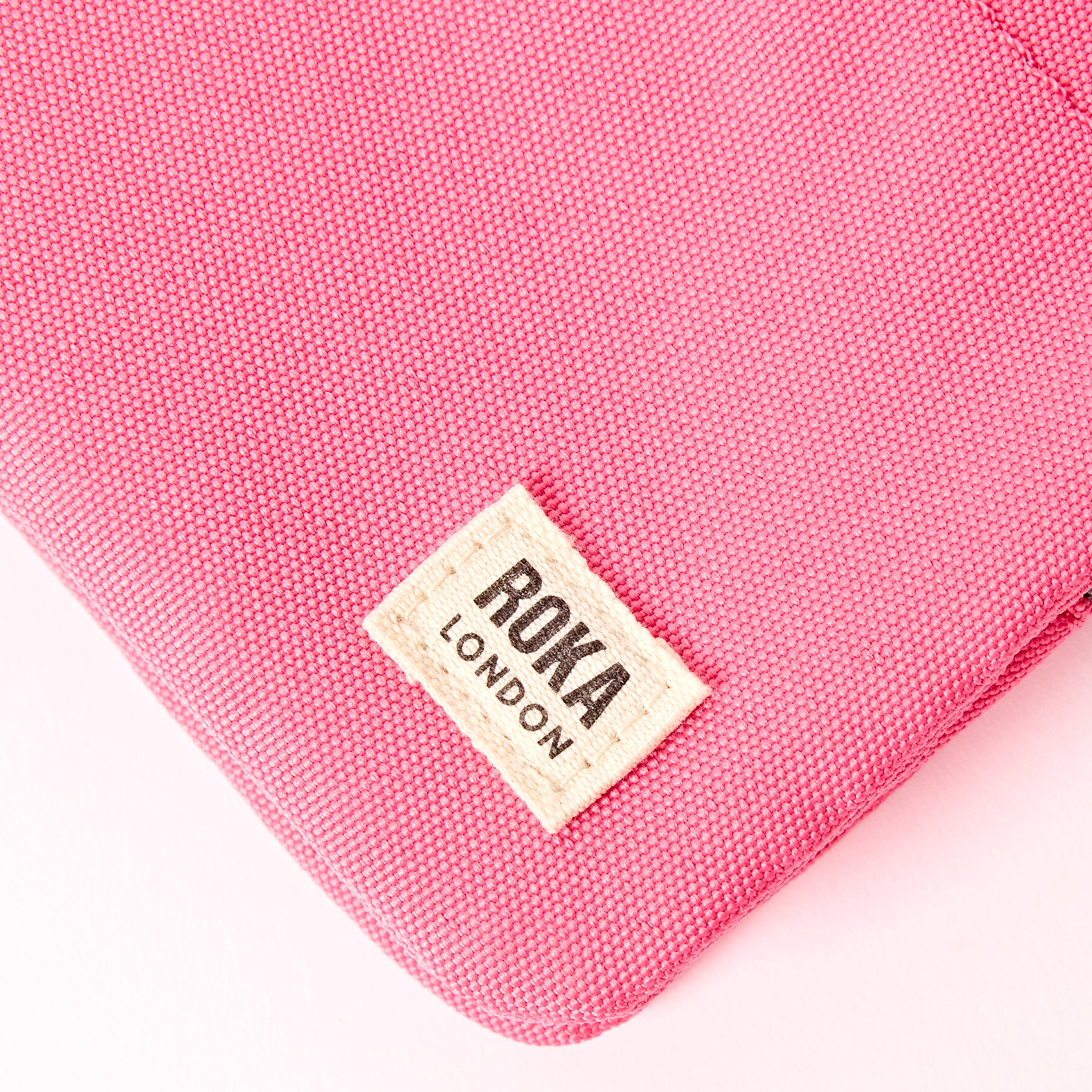 Roka London Carnaby lommebok Pink Lemonade liten 0,2 liter