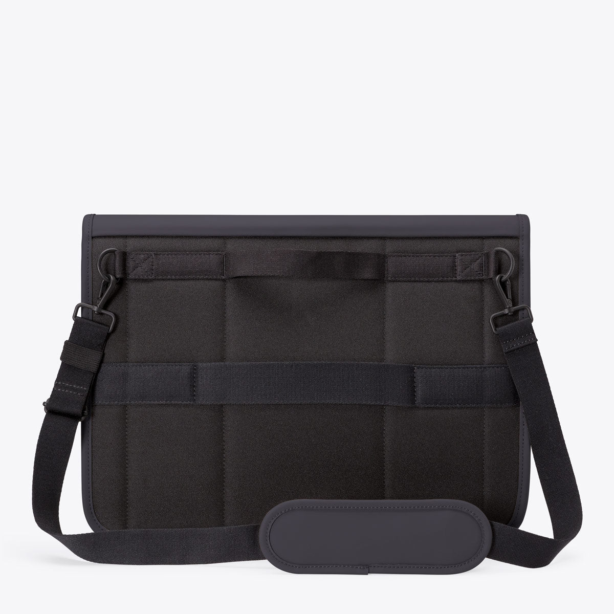 Ucon Acrobatics Katsu messenger svart laptop slitesterk