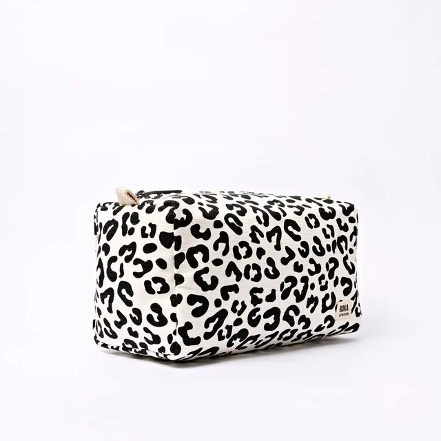 Roka London Maygrove toalettmappe Summer Leopard 4,8 liter