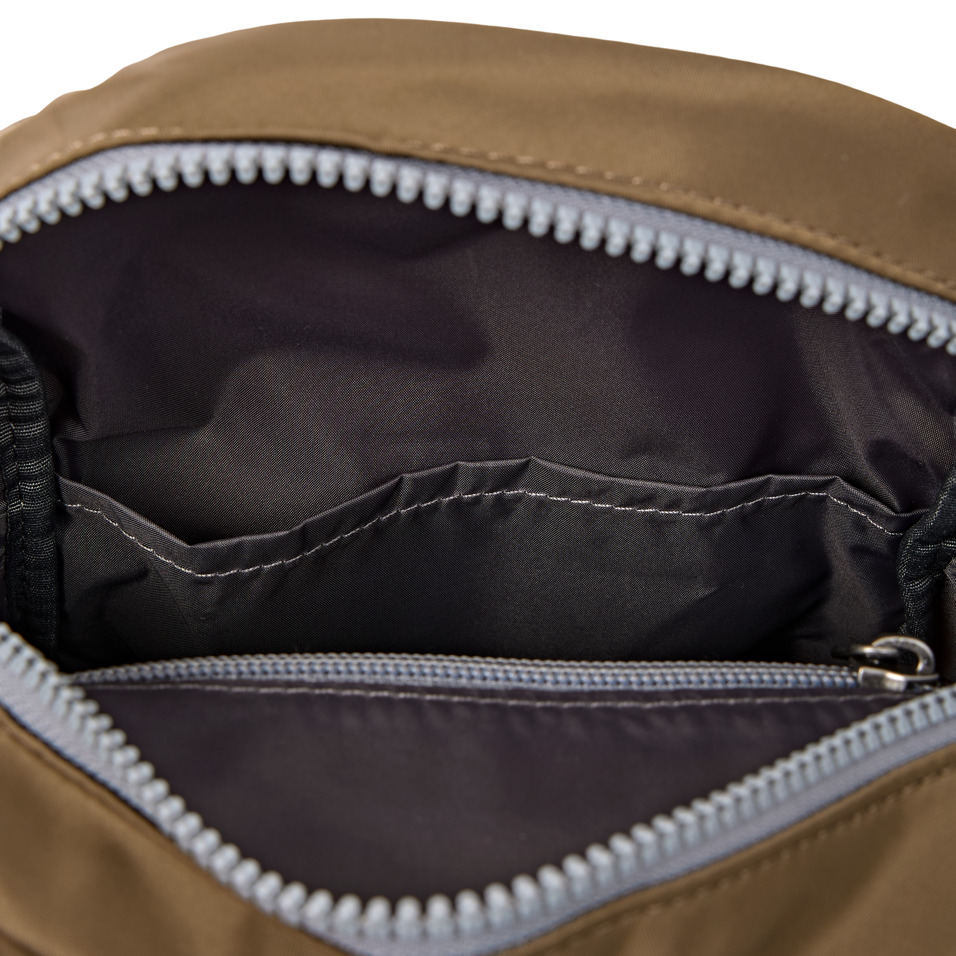 Roka London Willesden skulderveske Army Large 5 liter