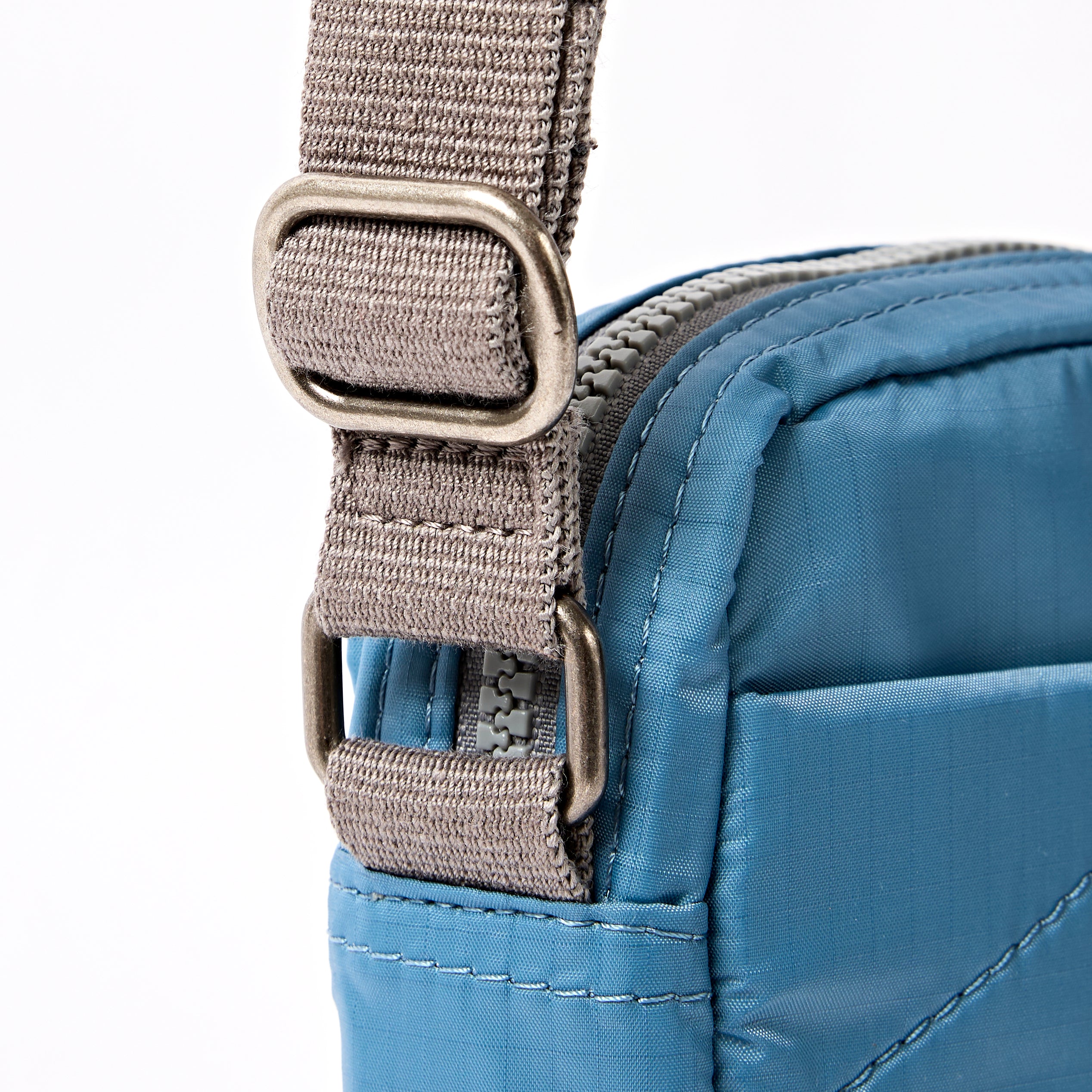 Roka London Bond skulderveske small retro blue