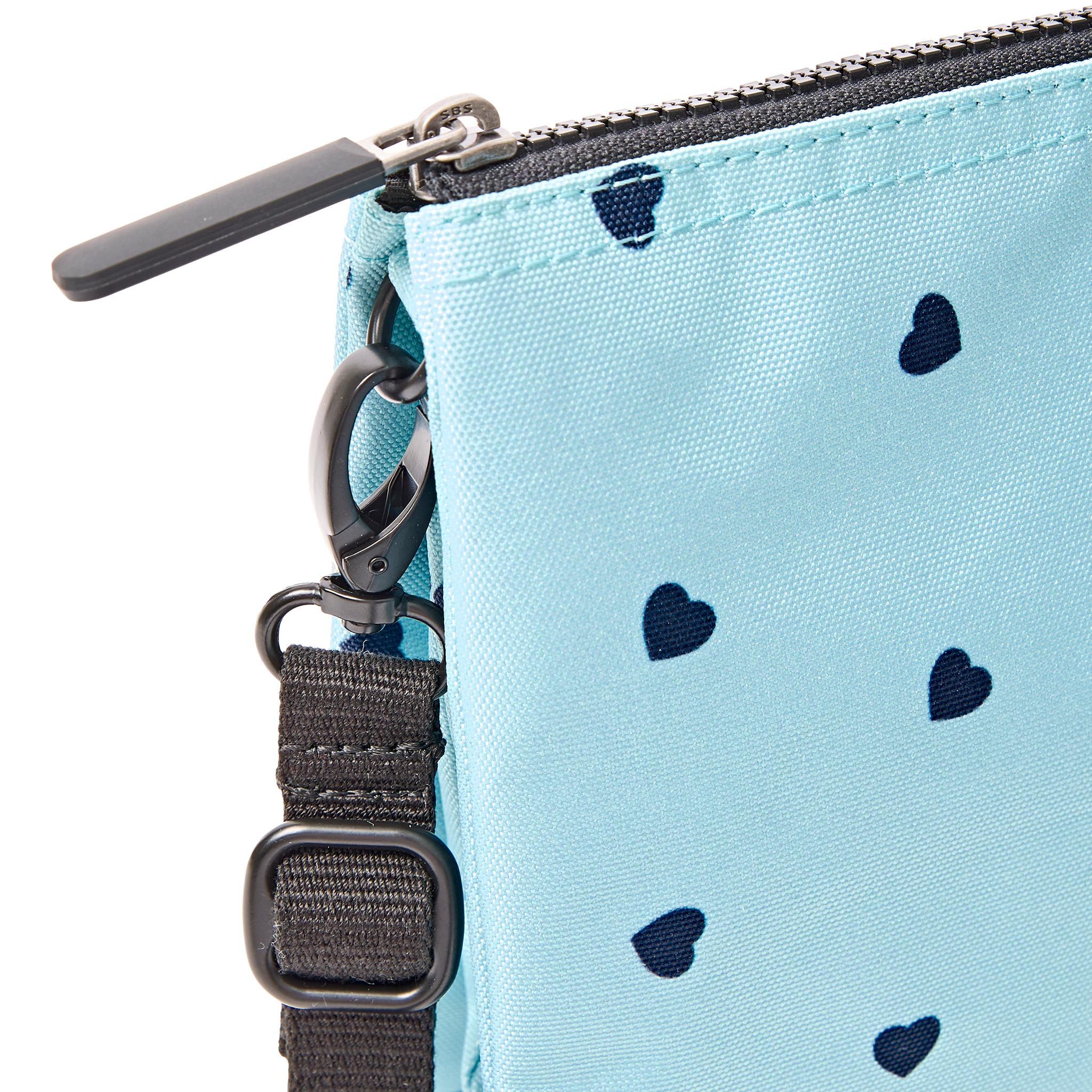 Roka London Carnaby XL crossbody veske heart print resirkulert