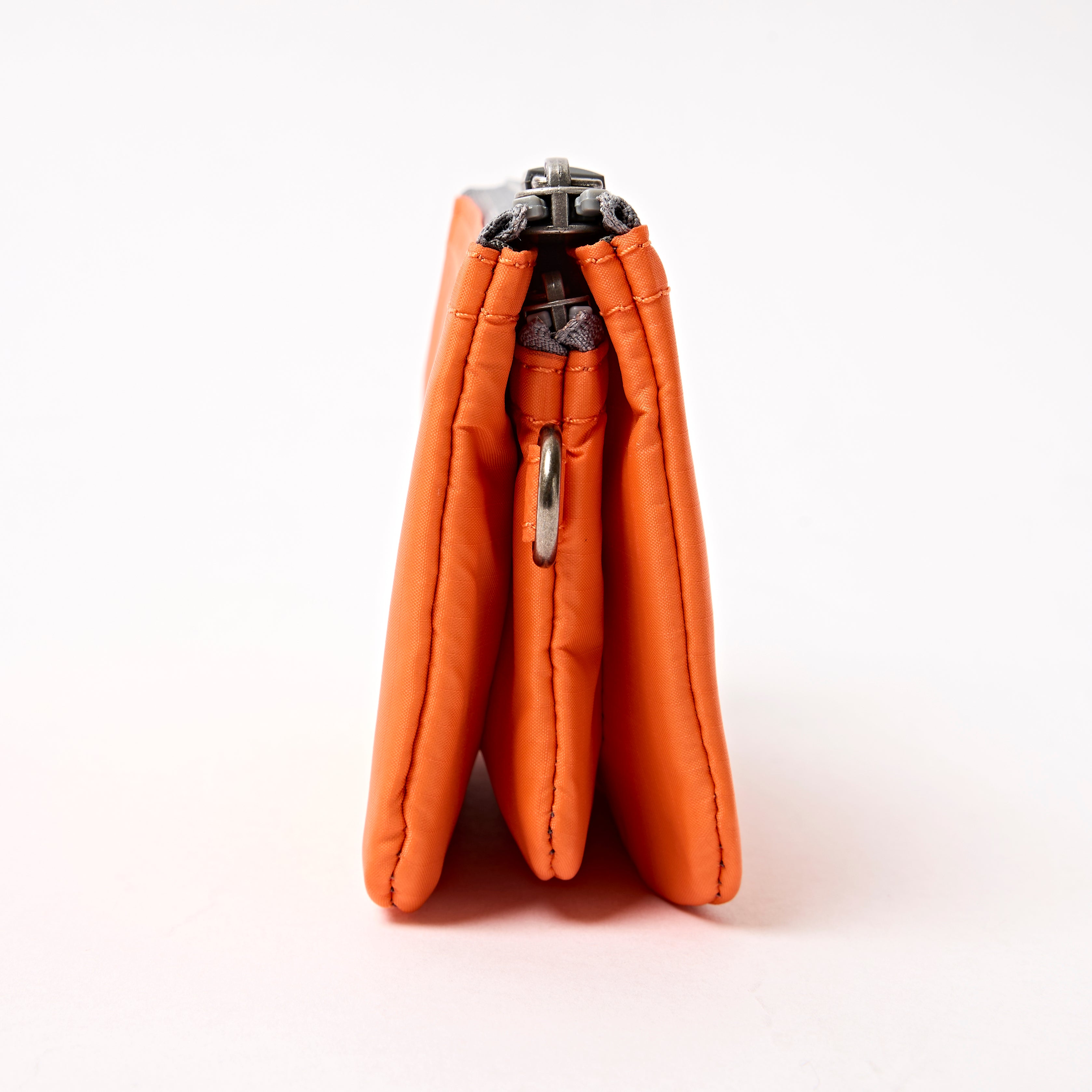 Roka London Carnaby Small lommebok tangerine 0,2 liter lett