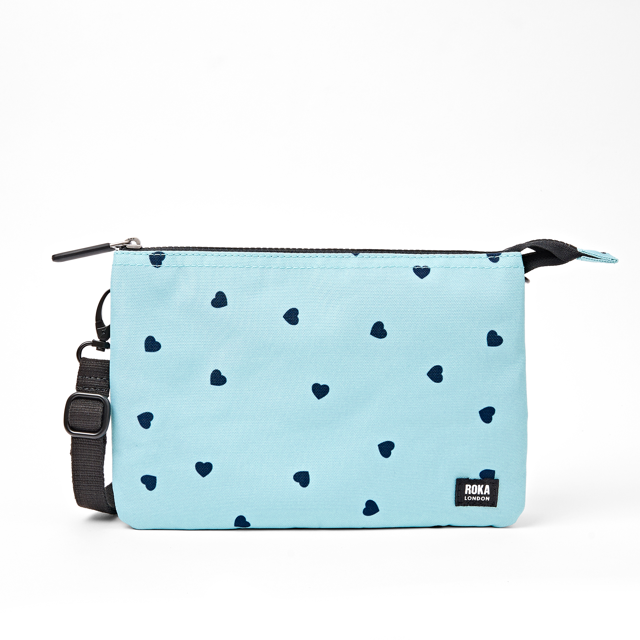 Roka London Carnaby XL crossbody veske heart print resirkulert