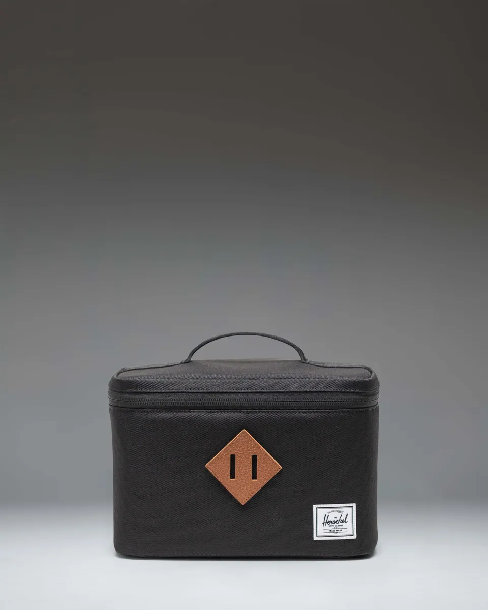 Herschel Heritage Lunch Box matboks svart isolert
