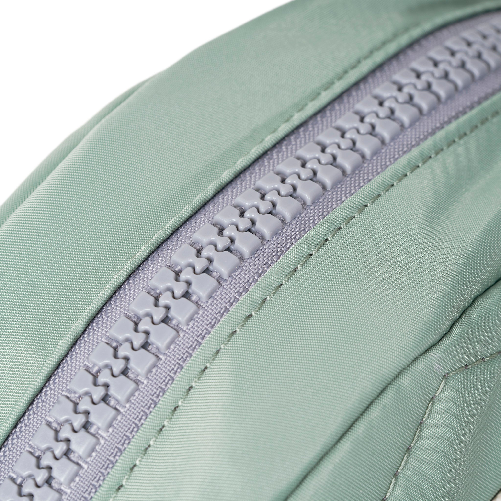 Roka London Paddington crossbody-veske frost S 4,1 liter