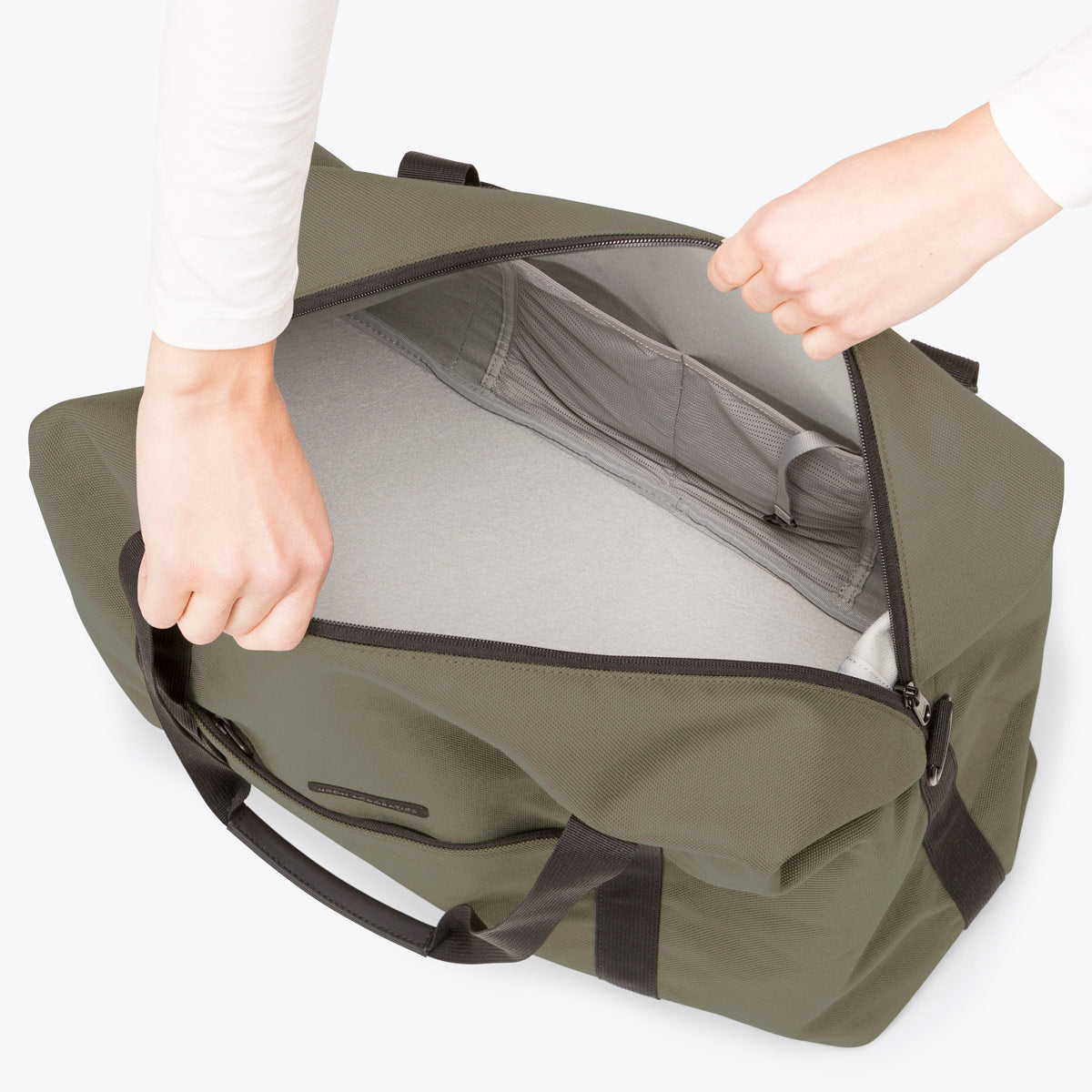 Ucon Acrobatics Nestor weekender bag oliven sammenleggbar