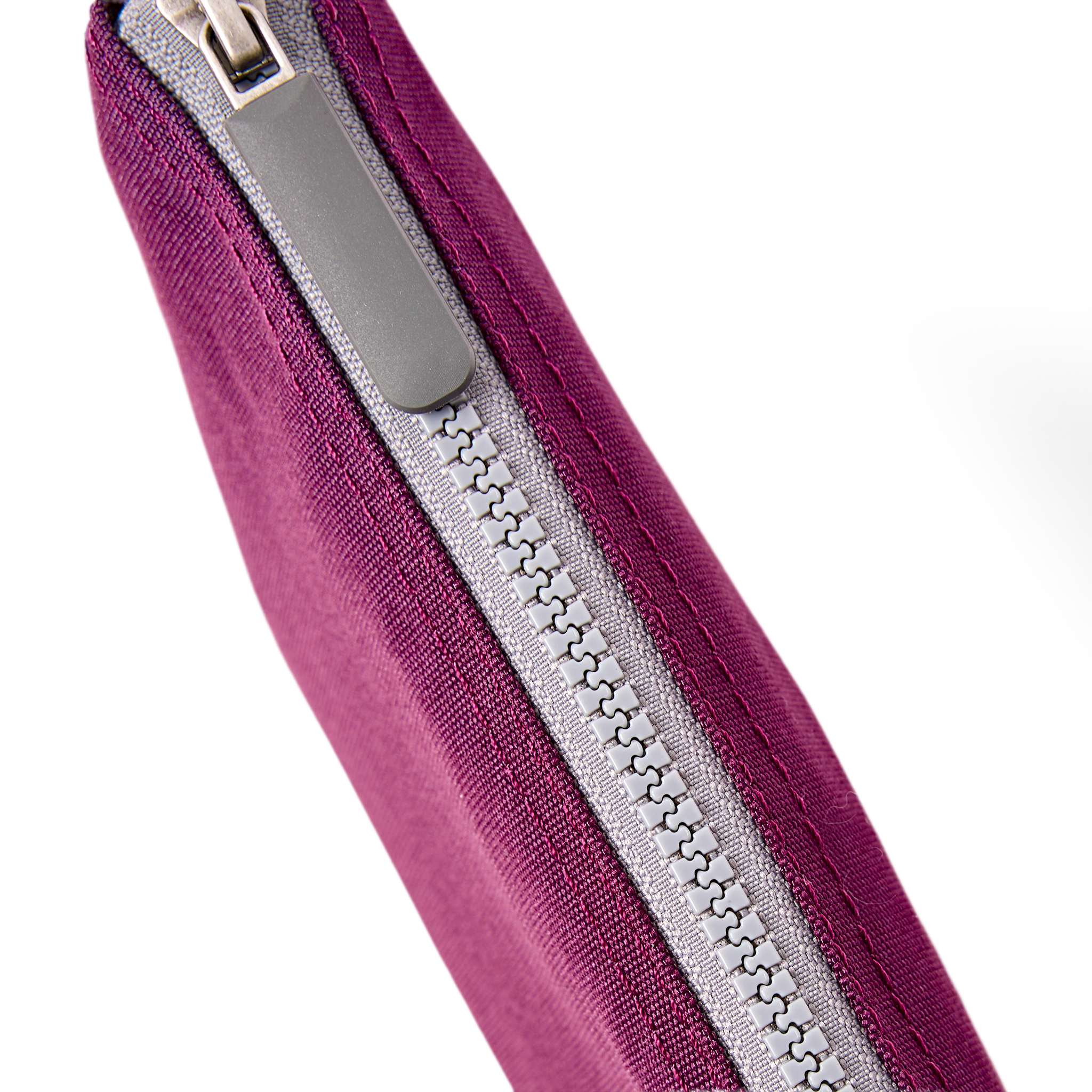 Roka London Carnaby XL crossbody Cherry Lacquer skulderveske