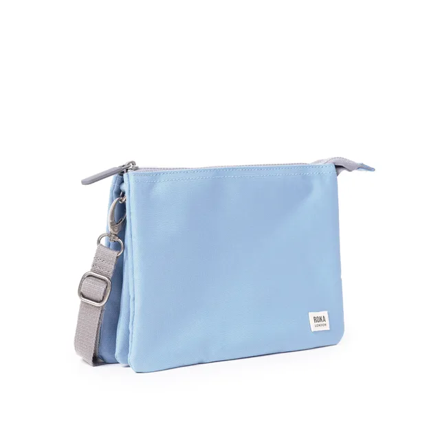 Roka London Carnaby Crossbody lommebokveske retro blue XL vanntett