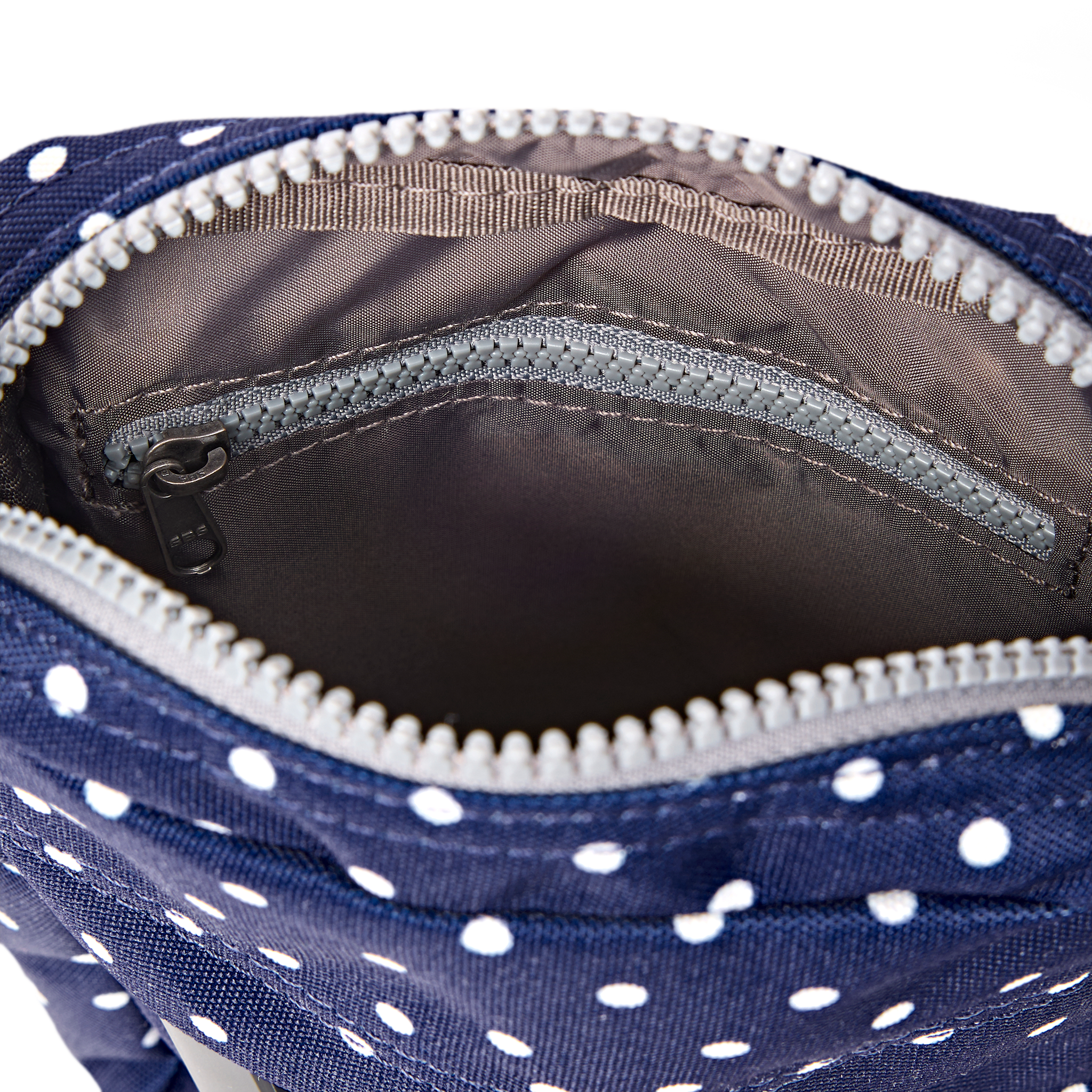 Roka London Bond Pocket crossbody-veske Navy Polka Dot small vanntett