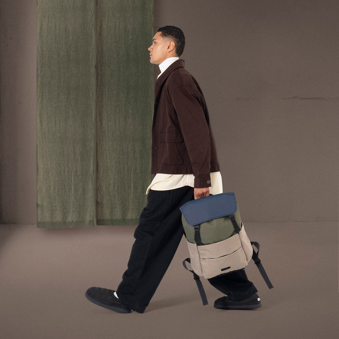 Ucon Acrobatics Stellan Flap-Top ryggsekk Dark Navy-Dark Sand