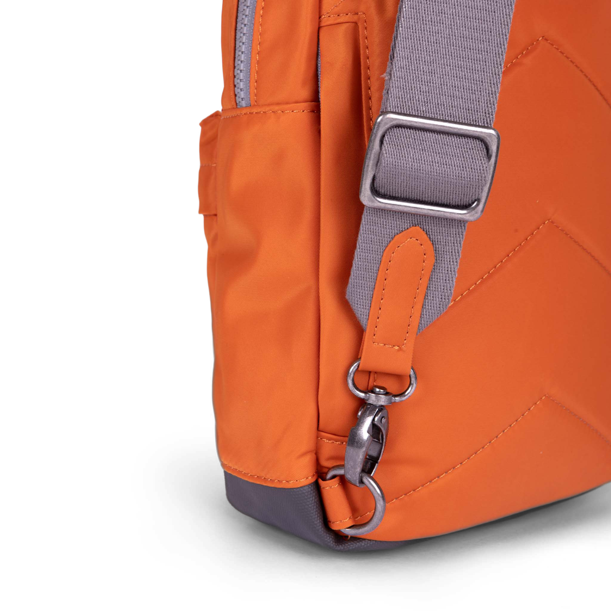 Roka London Willesden Large sling veske burnt orange 5 liter